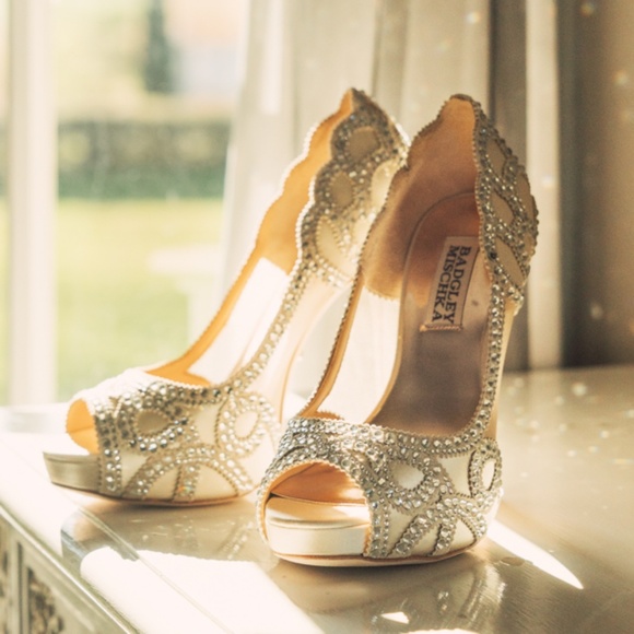 badgley mischka harbor crystal embellished open toe pump